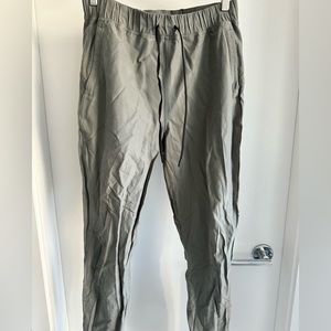 Lululemon women’s jogger